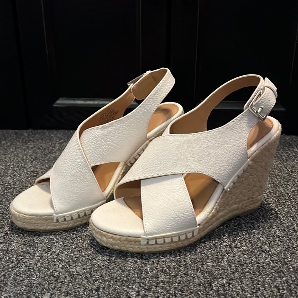 Apt 9 Wedges